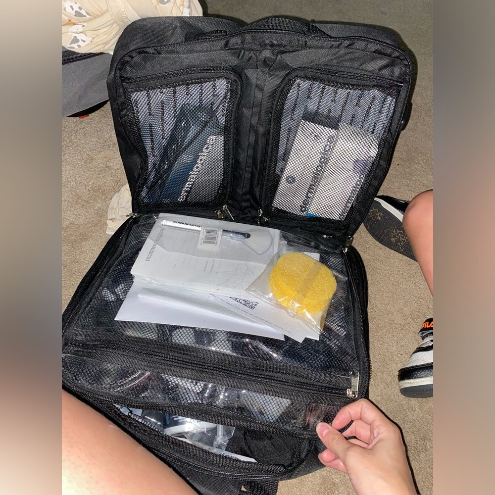 $800+ retail value BRAND NEW IN PACKAGING perfect for beginner esthetician!